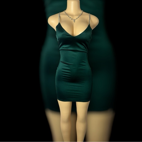 Jade Allure - Picture 2 of 4